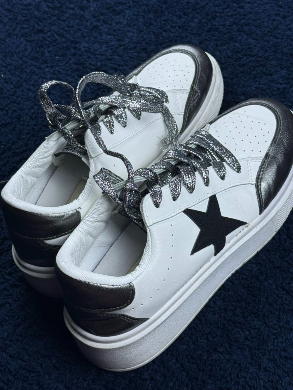 Vintage Havana White & Black Star Sneakers with Silver Laces, Women’s Size 7